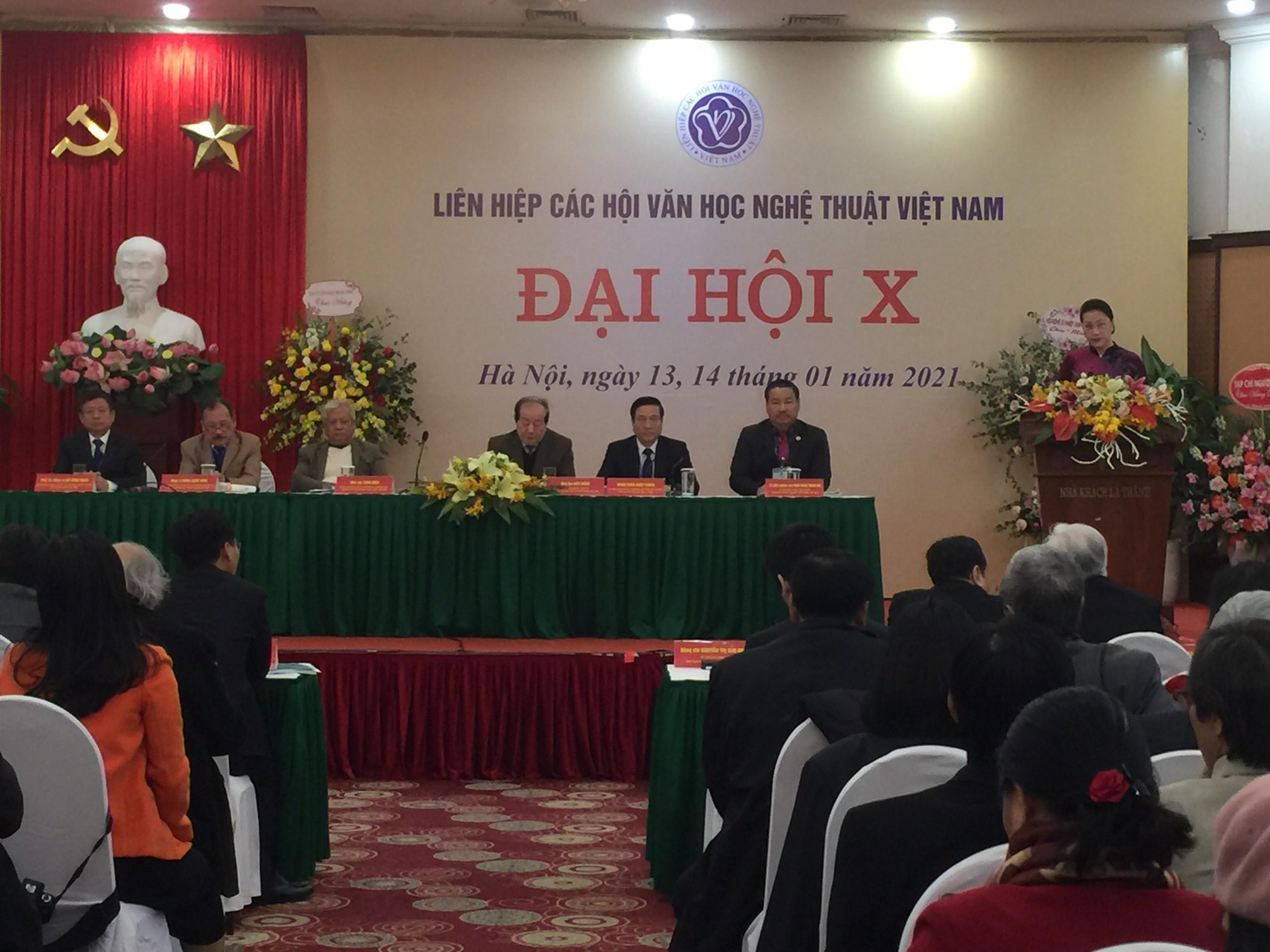 Chủ tịch Quốc hội Nguyễn Thị Kim Ngân tham dự Đại hội Đại biểu toàn quốc Liên hiệp các Hội Văn học Nghệ thuật Việt Nam khóa X - 1