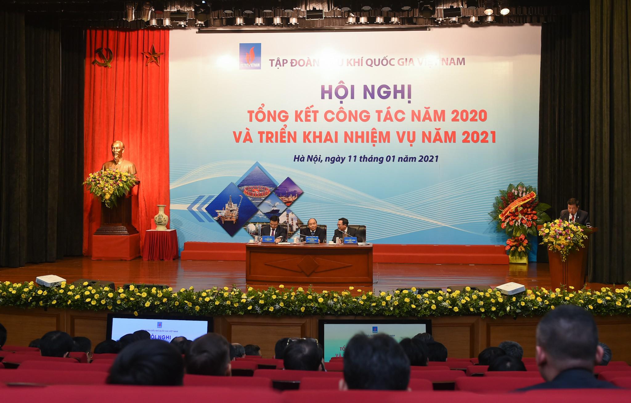 Thủ tướng dự Hội nghị triển khai nhiệm vụ năm 2021 của Tập đoàn dầu khí Quốc gia Việt Nam - 1