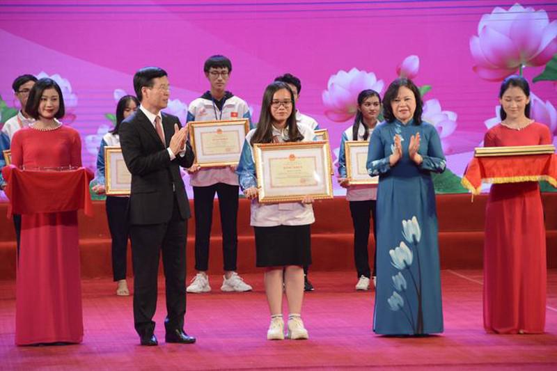 Bộ GDĐT trao giải Nhất cuộc thi &#34;Tuổi trẻ học tập và làm theo tư tưởng, đạo đức, phong cách Hồ Chí Minh&#34; 2020 - 2
