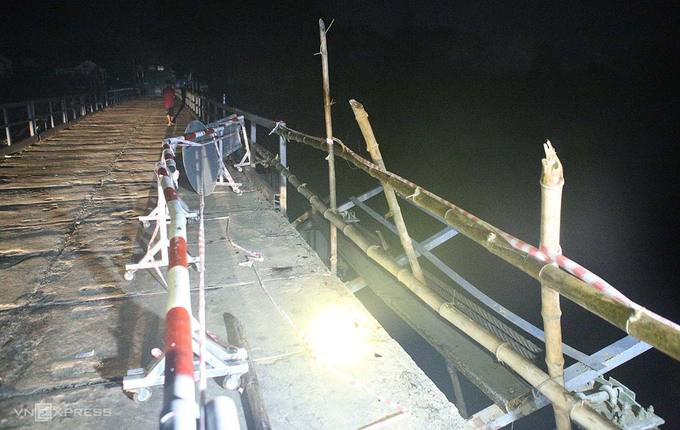 Ôtô tai nạn rơi sông: 'Nỗ lực cứu người nhưng bất thành', 5 người chết - 3