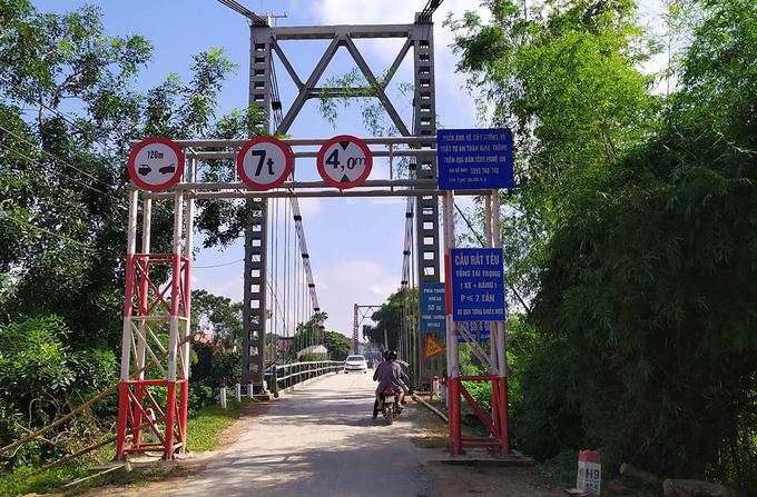 Ôtô tai nạn rơi sông: 'Nỗ lực cứu người nhưng bất thành', 5 người chết - 4