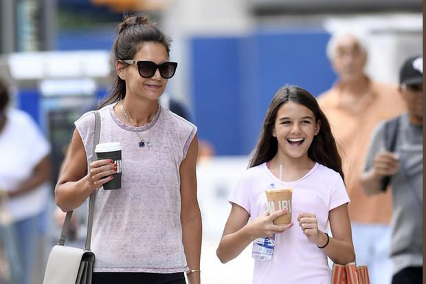 "Công chúa Hollywood" Suri Cruise càng lớn càng xinh đẹp rạng ngời - 6
