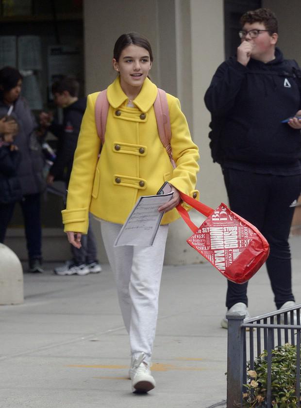 "Công chúa Hollywood" Suri Cruise càng lớn càng xinh đẹp rạng ngời - 5