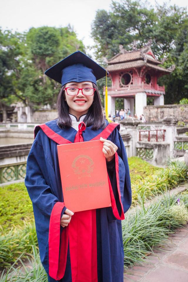 Cô giáo trẻ Hà Nội làm dự án vận động học sinh vùng cao mặc đồ lót - 1