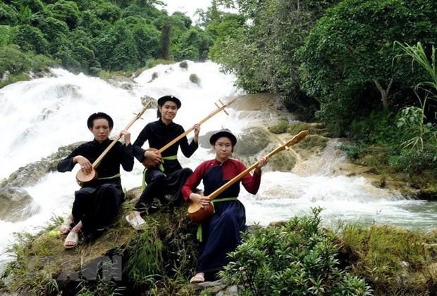 Tuyên Quang: Truyền nhiệt huyết giữ gìn di sản Then cho thế hệ trẻ - 1