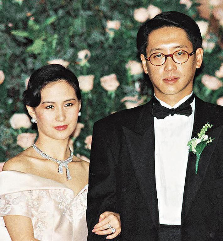 Đại gia phong lưu &#34;khét tiếng&#34; của Hong Kong bỏ con gái tỷ phú để lấy hoa hậu - 3
