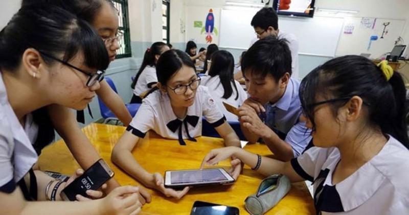 Học sinh được dùng điện thoại thông minh trong lớp để phục vụ việc học - 1
