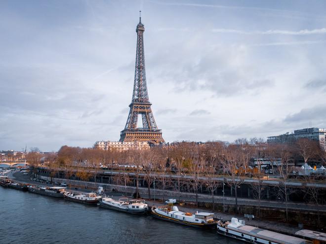 Tháp Eiffel đứng đầu danh sách điểm đến bị phàn nàn - 1