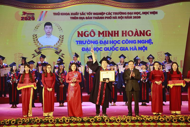 Hà Nội tuyên dương 88 Thủ khoa xuất sắc năm 2020 - 2