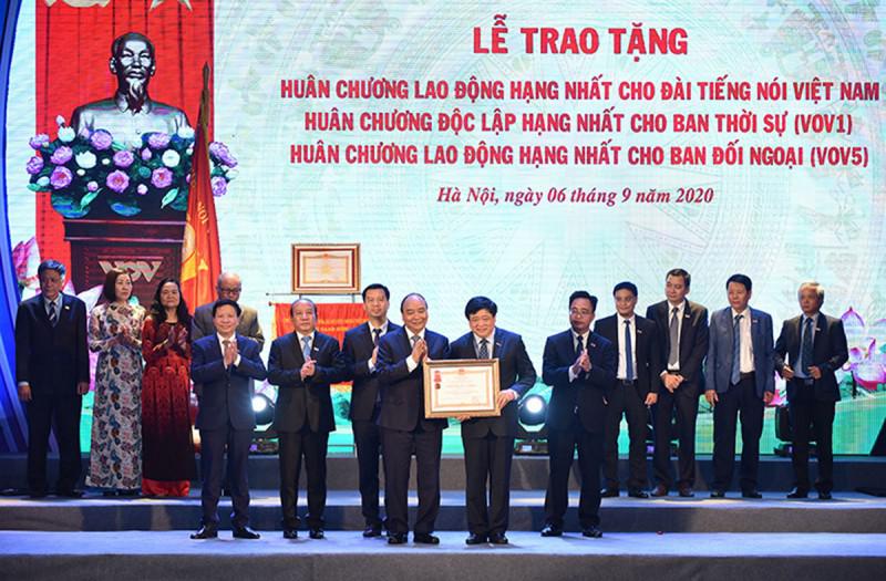 Thủ tướng Nguyễn Xuân Phúc dự Lễ kỷ niệm 75 năm thành lập Đài Tiếng nói Việt Nam - 3