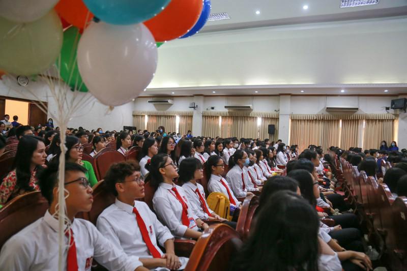 Khai giảng ngôi trường chuyên Khoa học Xã hội và Nhân văn đầu tiên tại Việt Nam - 1