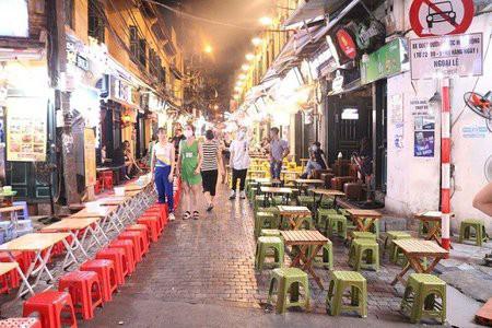 Hà Nội đóng cửa toàn bộ quán bar, karaoke, hàng quán vỉa hè - 1