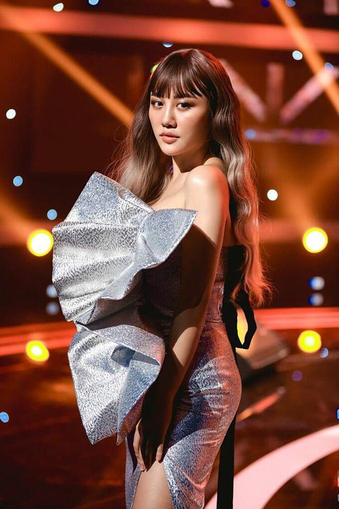 Văn Mai Hương bị chỉ trích 'hát không xin phép' - 1