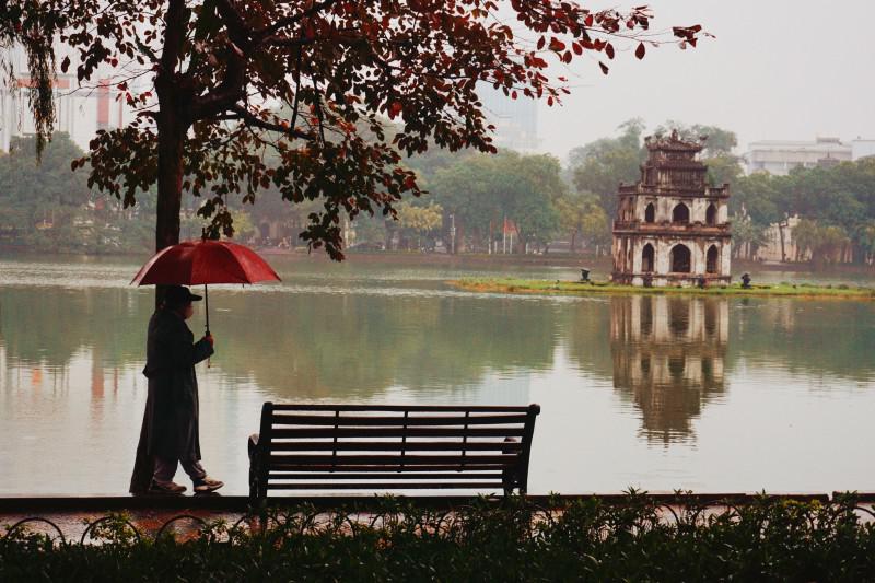 Chùm ảnh Hà Nội lãng mạn trong mưa - 1