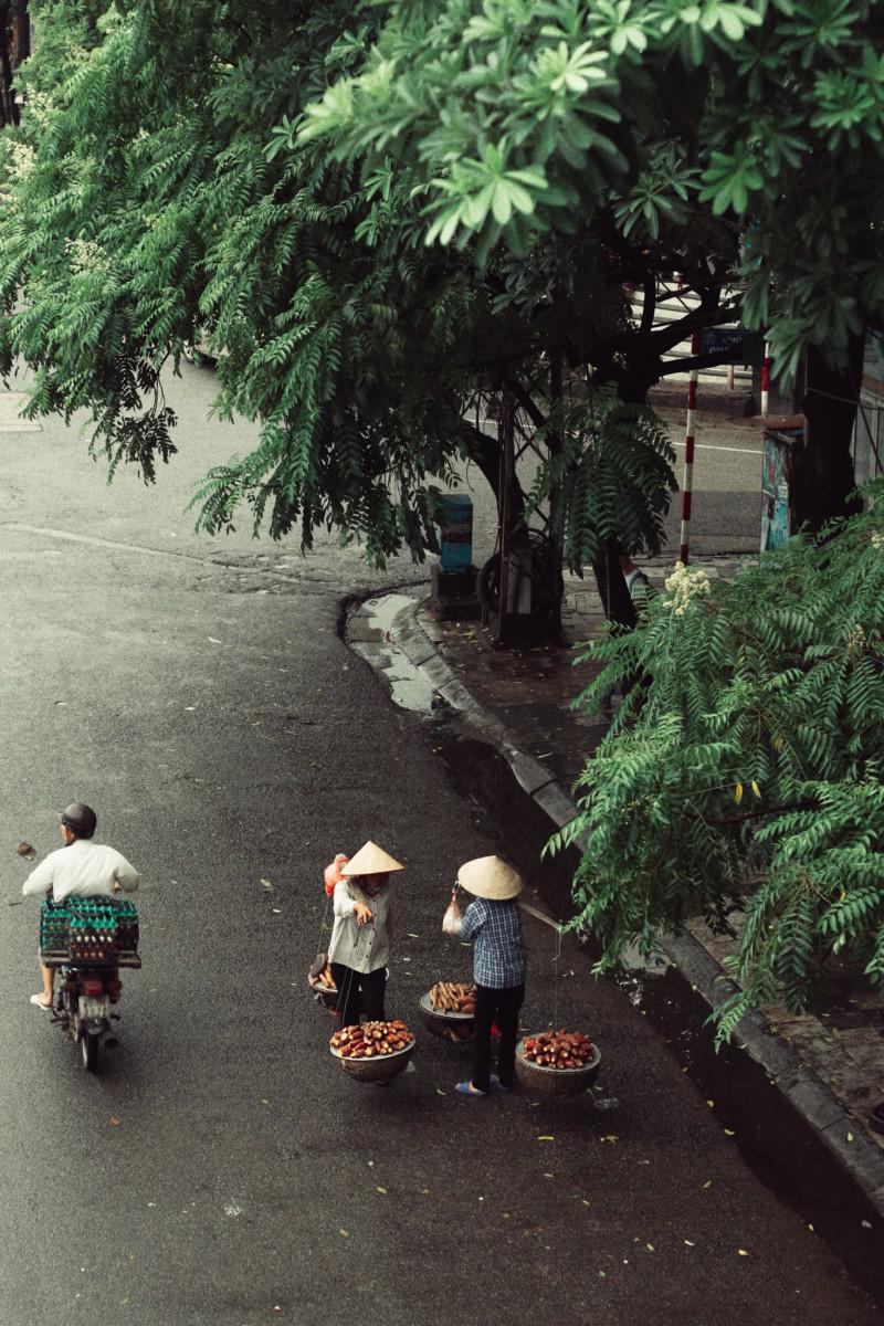 Chùm ảnh Hà Nội lãng mạn trong mưa - 6