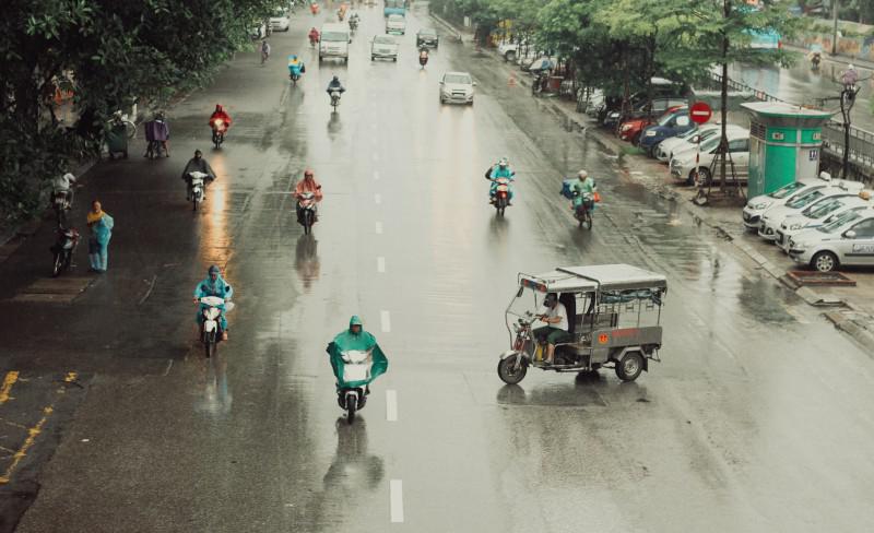 Chùm ảnh Hà Nội lãng mạn trong mưa - 7