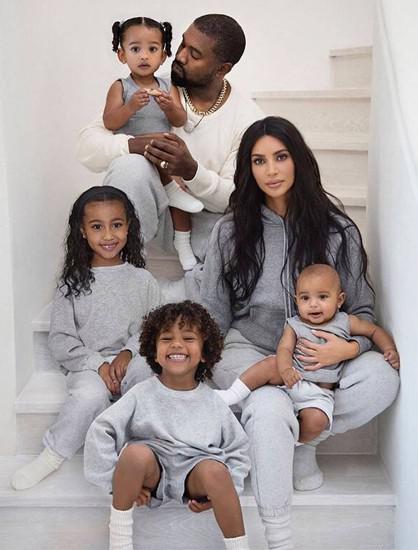 Kanye West đi nghỉ dưỡng nhằm hàn gắn tình cảm với Kim "siêu vòng 3" - 2