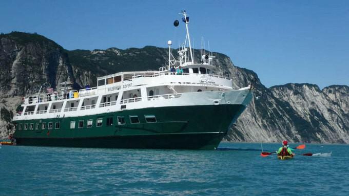 Chuyến du thuyền đầu tiên phải quay đầu vì dịch Covid-19 - 1