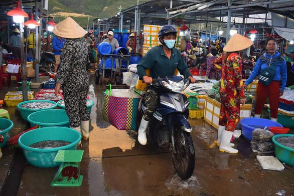 Cảng cá giữ an toàn trong mùa dịch - 8