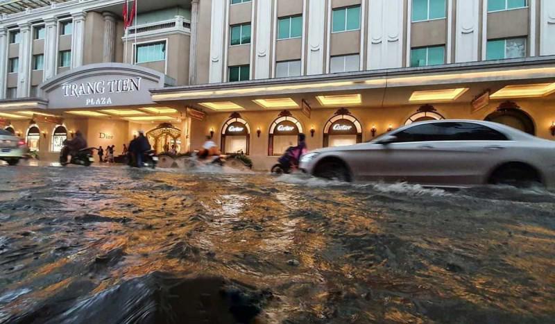 Chùm ảnh Hà Nội - "Phố cũng như sông" - 1