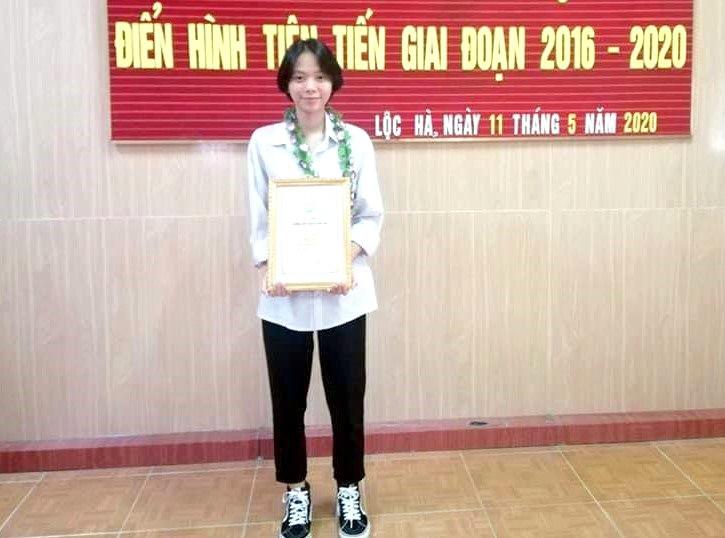Nữ sinh trường làng ở Hà Tĩnh đạt 8.0 IELTS - 1