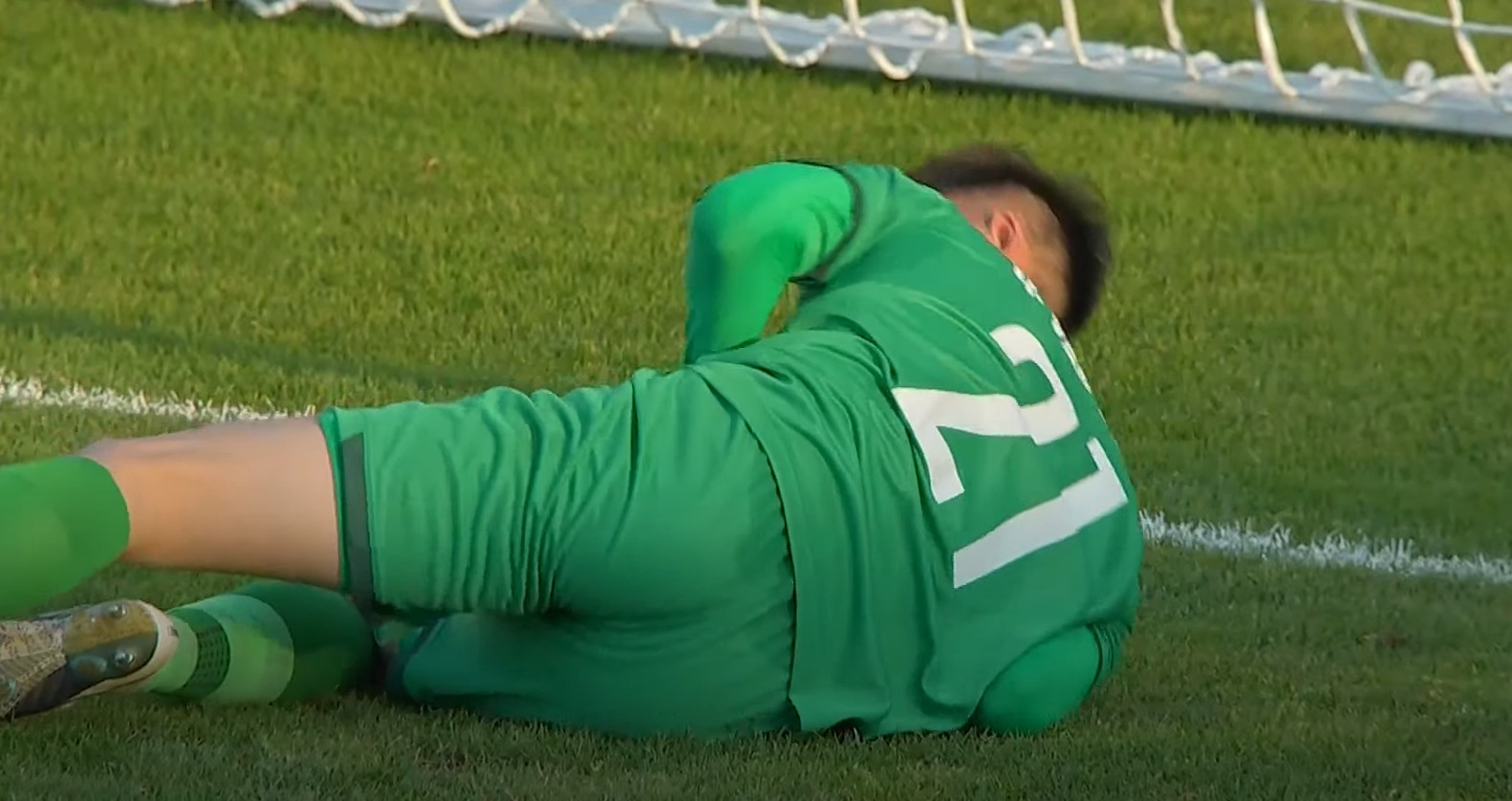 U23 Việt Nam hưởng lợi từ VAR: Tạ Biên Cương xứng danh "thần gió" với bình luận hài hước - 5