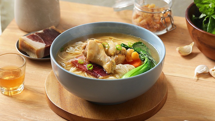 Luộc mì bằng nước sôi hay nóng, nhiều người làm sai bảo sao mì hay bị dính bết - 6