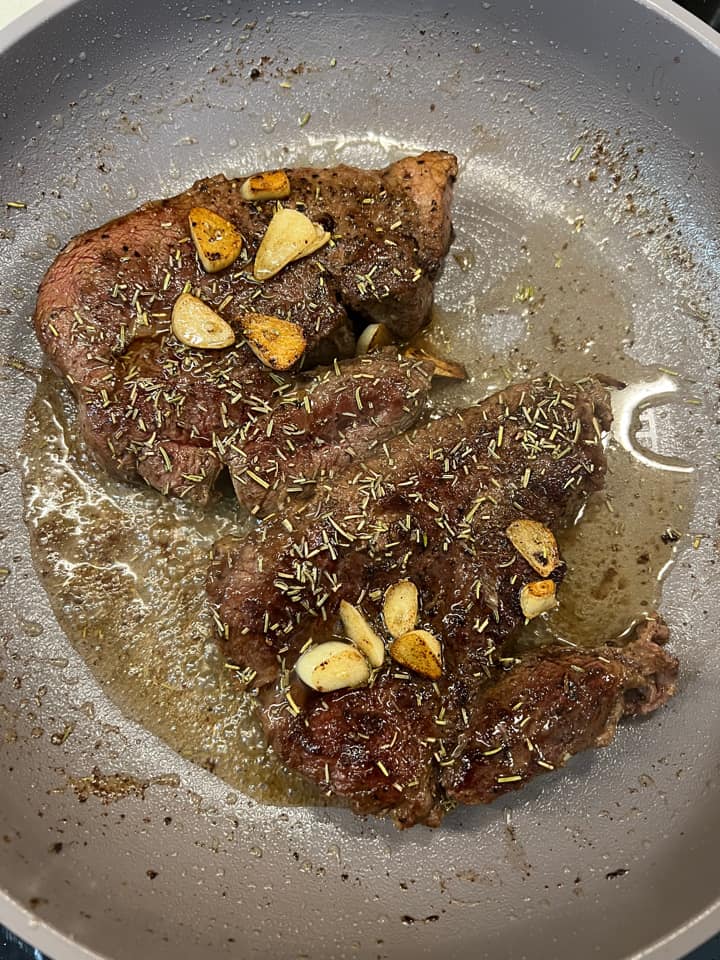 Tết Tây mẹ sốt con sốt đi cấp cứu, nữ diễn viên xinh đẹp vẫn hạnh phúc vì món "ngon nhức nách" chồng nấu - 5