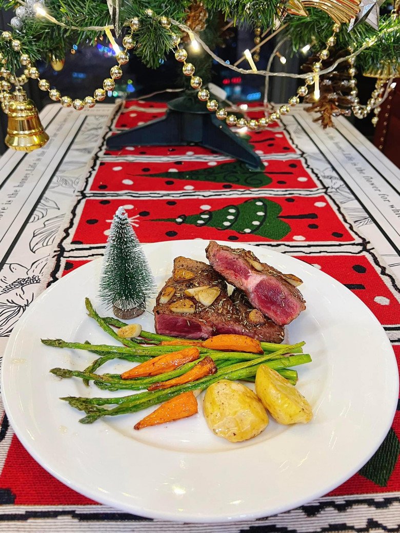 Tết Tây mẹ sốt con sốt đi cấp cứu, nữ diễn viên xinh đẹp vẫn hạnh phúc vì món "ngon nhức nách" chồng nấu - 6