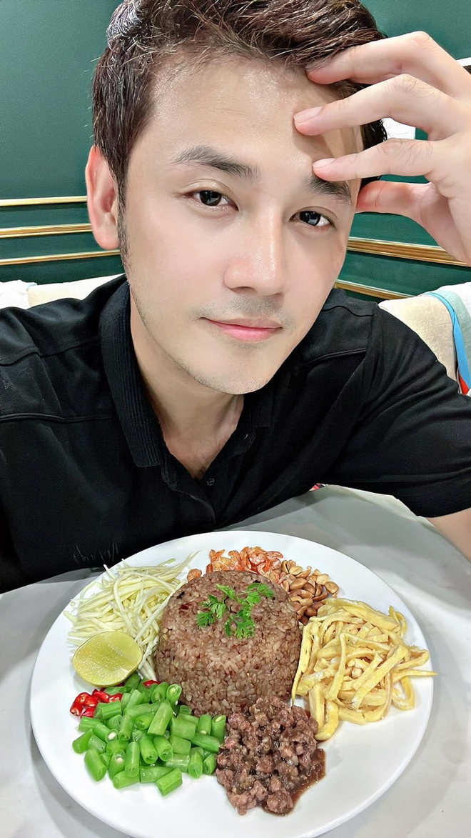 Tết Tây mẹ sốt con sốt đi cấp cứu, nữ diễn viên xinh đẹp vẫn hạnh phúc vì món "ngon nhức nách" chồng nấu - 11