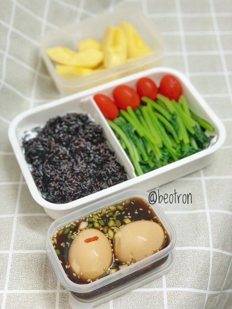 9X nấu cơm cho chồng mang đi làm để giữ dáng, có bữa chỉ 15-20 nghìn đồng mà siêu ngon - 2