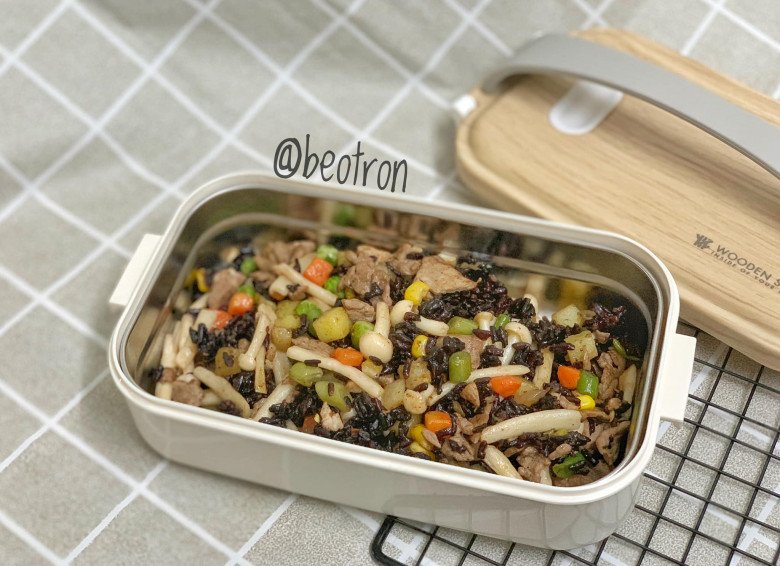 9X nấu cơm cho chồng mang đi làm để giữ dáng, có bữa chỉ 15-20 nghìn đồng mà siêu ngon - 8