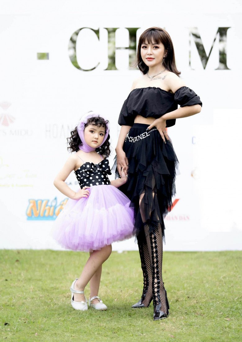 Hậu trường mẫu nhí đắt show nhất Hà thành: 2 tuổi vào nghề, mẹ bỏ việc để đồng hành cùng con - 9