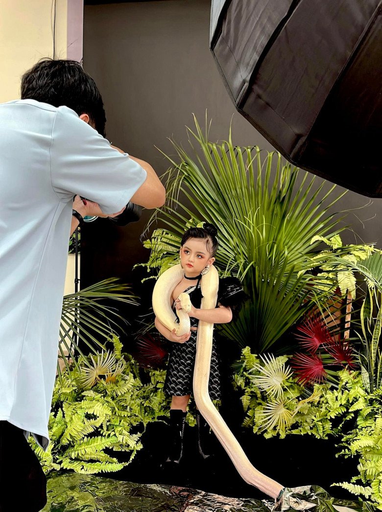 Hậu trường mẫu nhí đắt show nhất Hà thành: 2 tuổi vào nghề, mẹ bỏ việc để đồng hành cùng con - 7