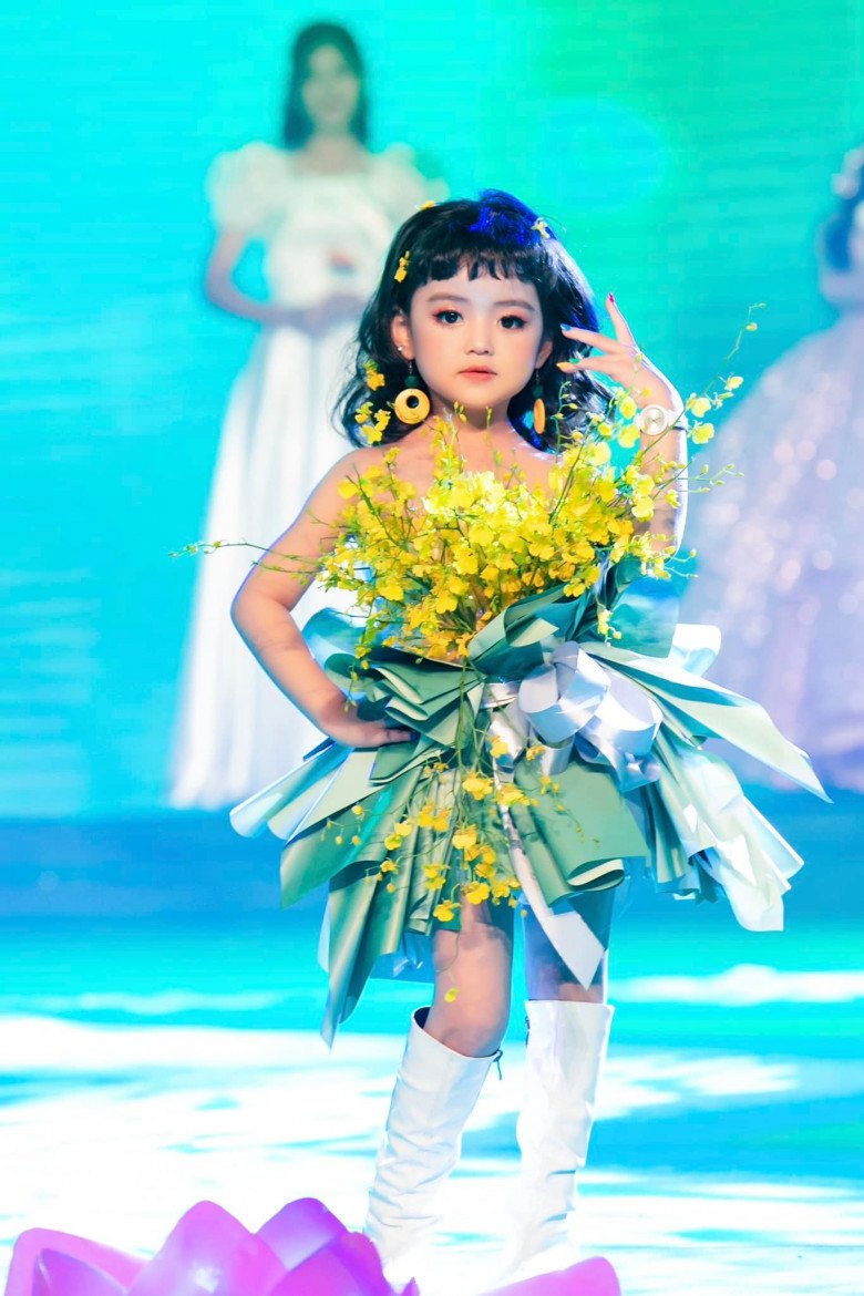 Hậu trường mẫu nhí đắt show nhất Hà thành: 2 tuổi vào nghề, mẹ bỏ việc để đồng hành cùng con - 13