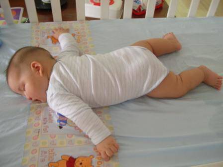Mẹ chi 23 triệu đồng/10 giờ học cách rèn con tự ngủ, bé 3 tháng tuổi khóc ròng đến tử vong - 3