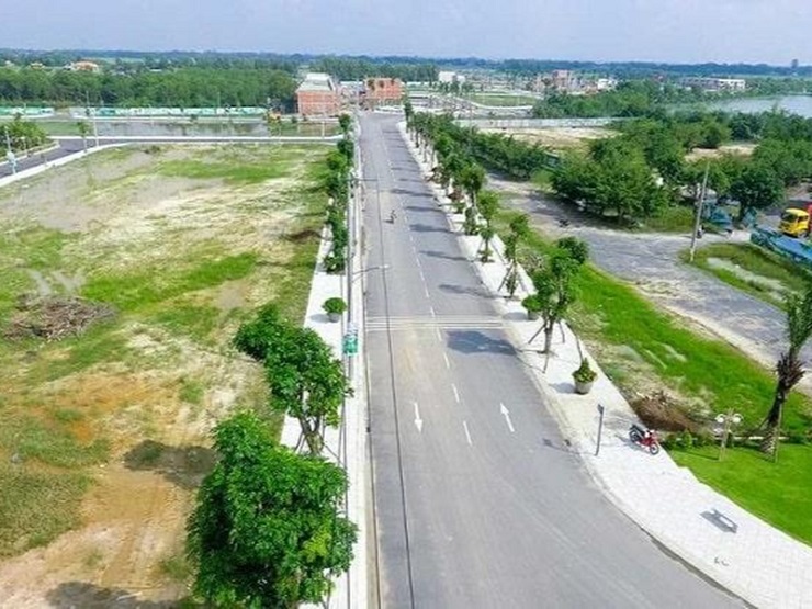 Loạt nhà đầu tư bán tháo đất nền, đã nên xuống tiền lúc này? - 1