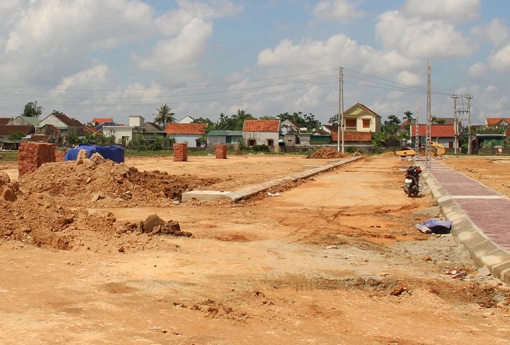 Loạt nhà đầu tư bán tháo đất nền, đã nên xuống tiền lúc này? - 2
