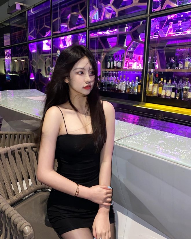 Gu mặc hơn tuổi của nàng có tin đồn tình ái với &#34;vua hài&#34; Châu Tinh Trì - 3
