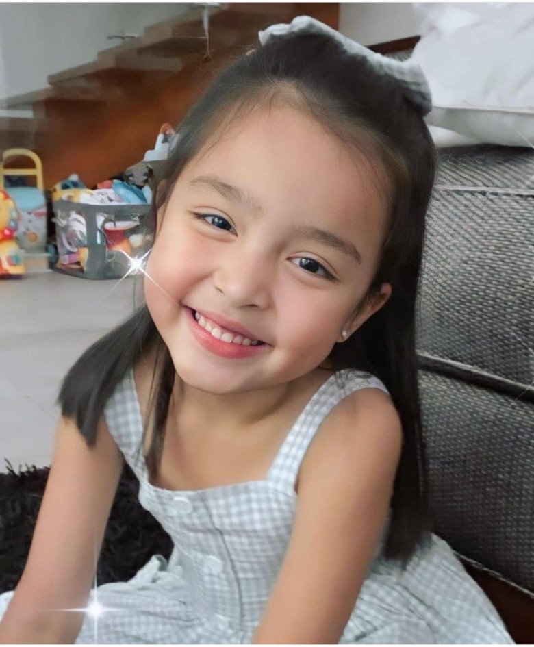 Chụp chung khung hình, con gái 7 tuổi có đôi mắt phượng xinh lấn át mỹ nhân đẹp nhất Philippines - 7