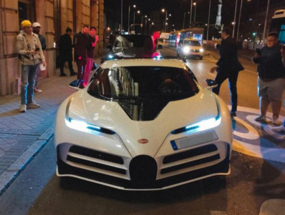 Giao thông - CR7 cầm lái Bugatti Centodieci giá 256 tỷ đồng chở bạn gái đi hẹn hò