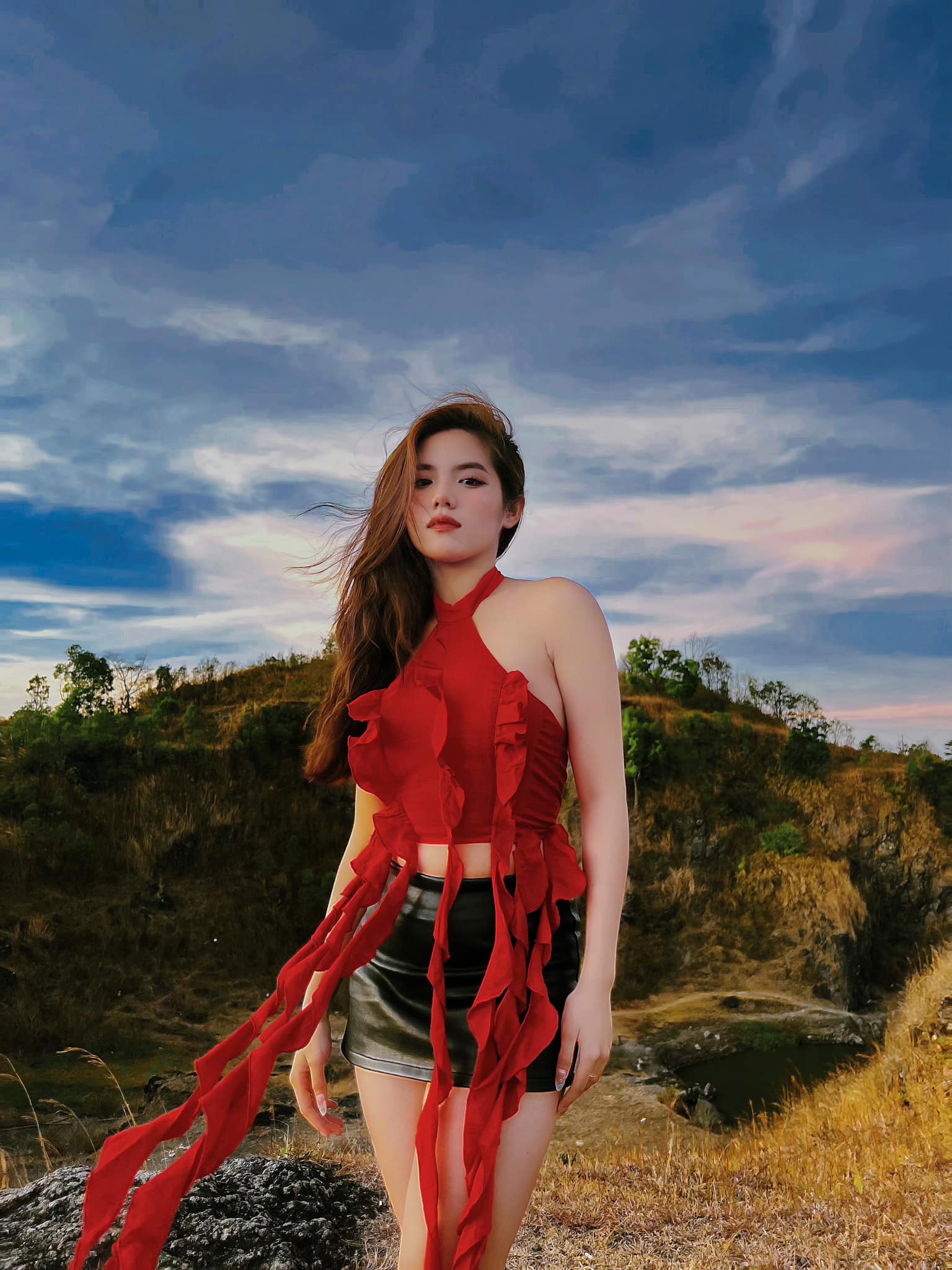 Bí quyết xinh đẹp mơn mởn tuổi 19 của cặp "chị chị, em em" quê Gia Lai - 3