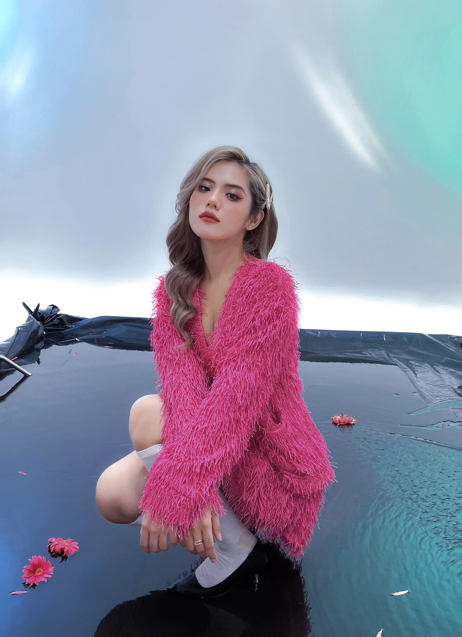 Bí quyết xinh đẹp mơn mởn tuổi 19 của cặp "chị chị, em em" quê Gia Lai - 5