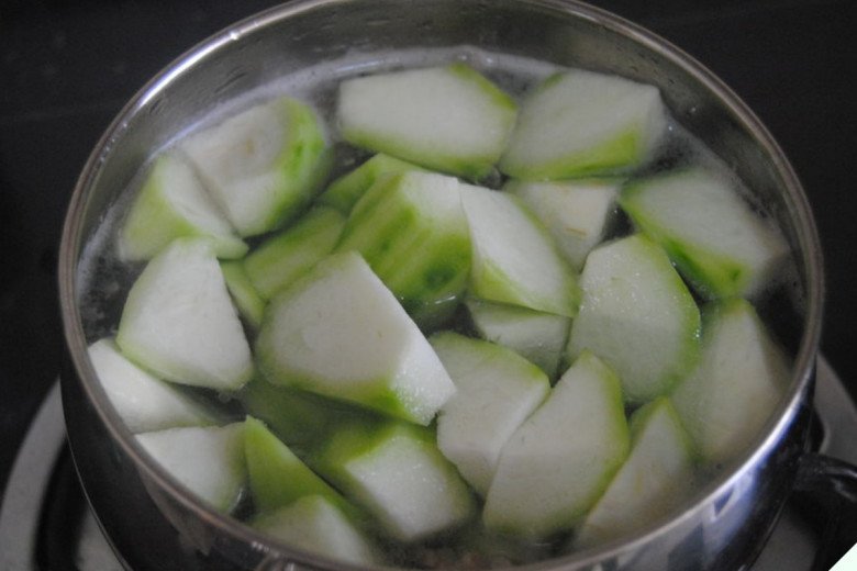 Nấu mướp nhớ làm thêm 1 bước nữa, miếng nào cũng xanh mướt, thơm mềm, không bao giờ thâm đen - 11