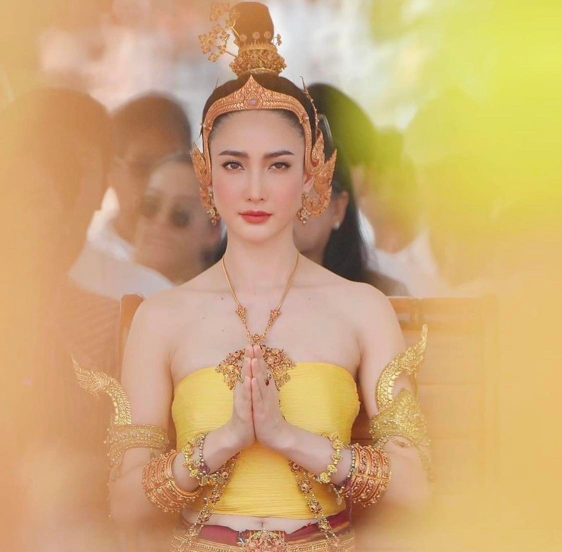 Các "nữ thần té nước" đẹp như tiên hạ phàm trên đường phố khiến người ta xiêu lòng - 1