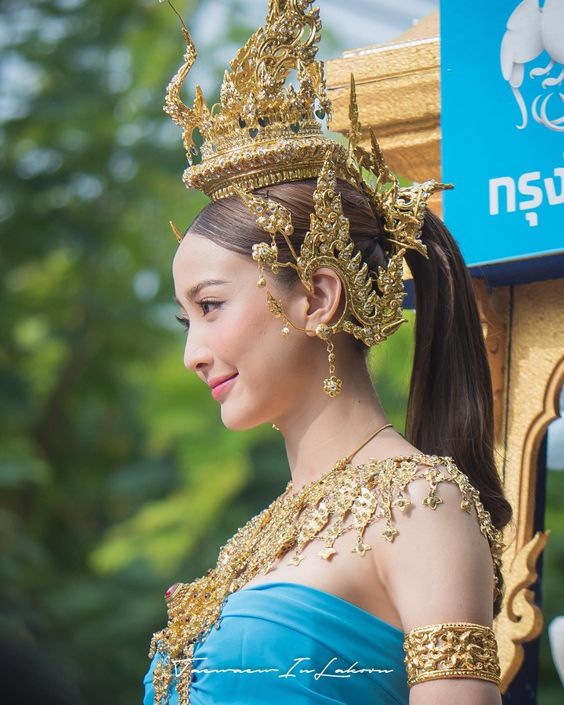 Các "nữ thần té nước" đẹp như tiên hạ phàm trên đường phố khiến người ta xiêu lòng - 2