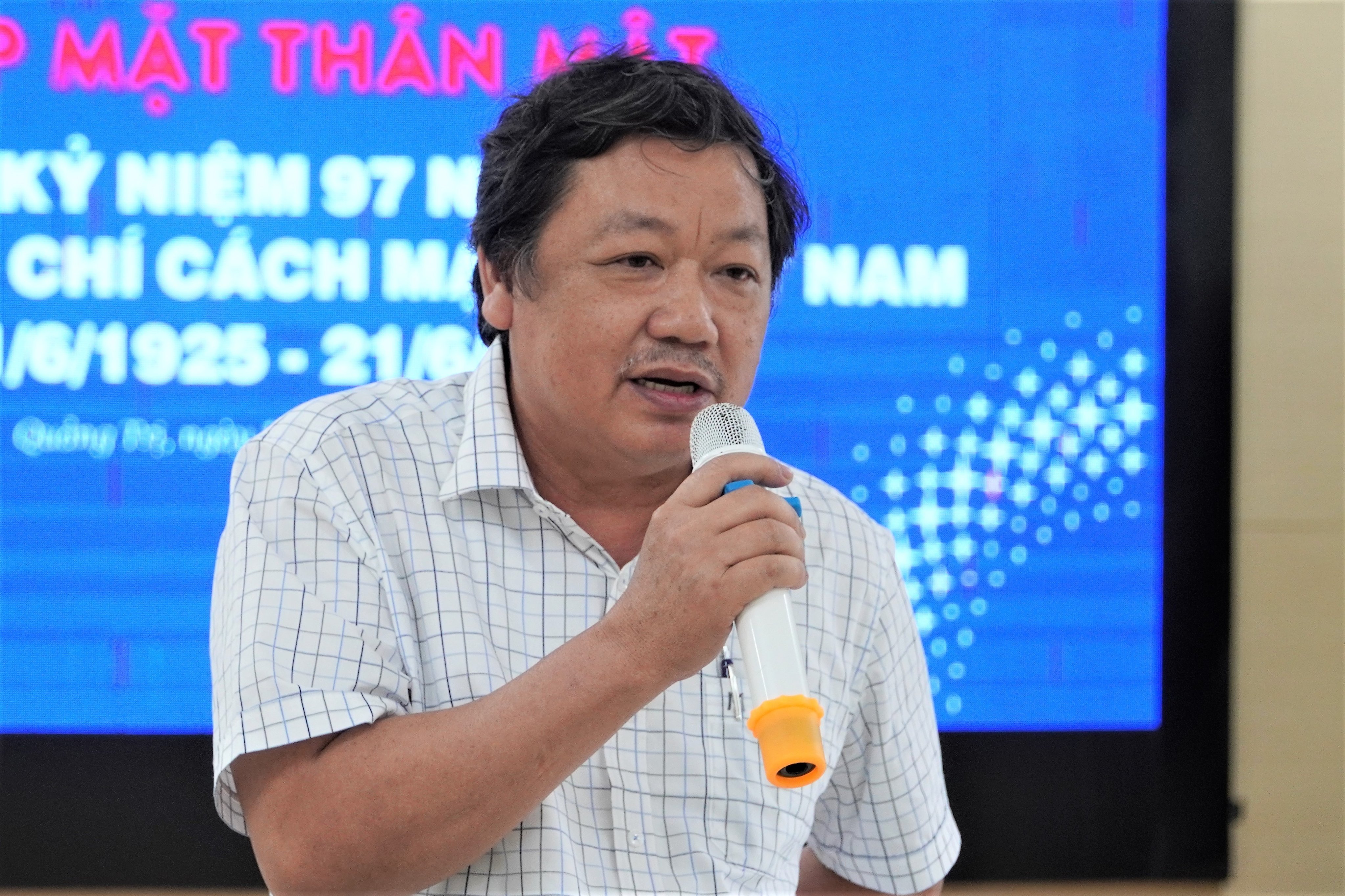 Đọc “Dưới chân thành cổ” và “Dòng sông ký ức” của Trương Đức Minh Tứ - 1