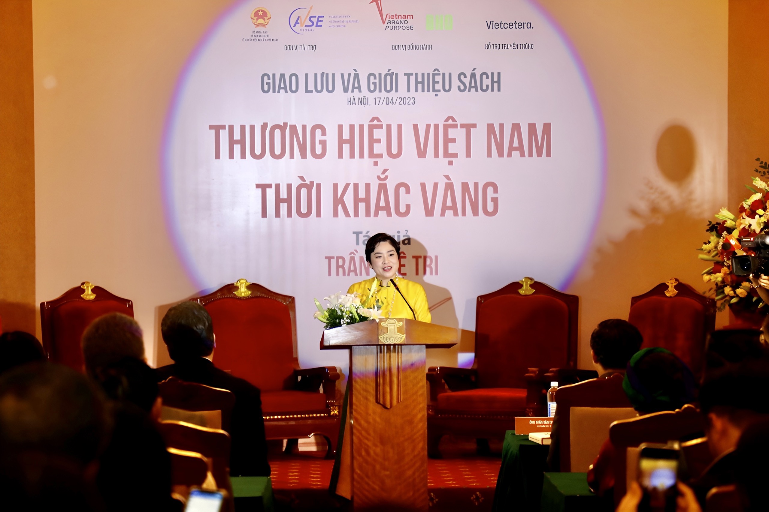 Ra mắt cuốn sách đầu tiên về thương hiệu quốc gia Việt Nam - 1