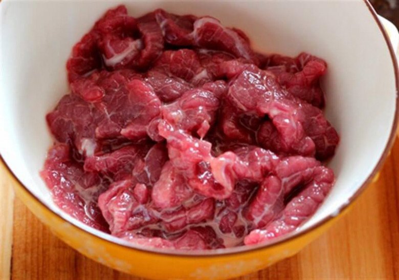 Xào thịt bò 10 lần thì 9 lần dai, khi ướp nhớ cho những thứ này đảm bảo thịt mềm ngon người già cũng thích - 3