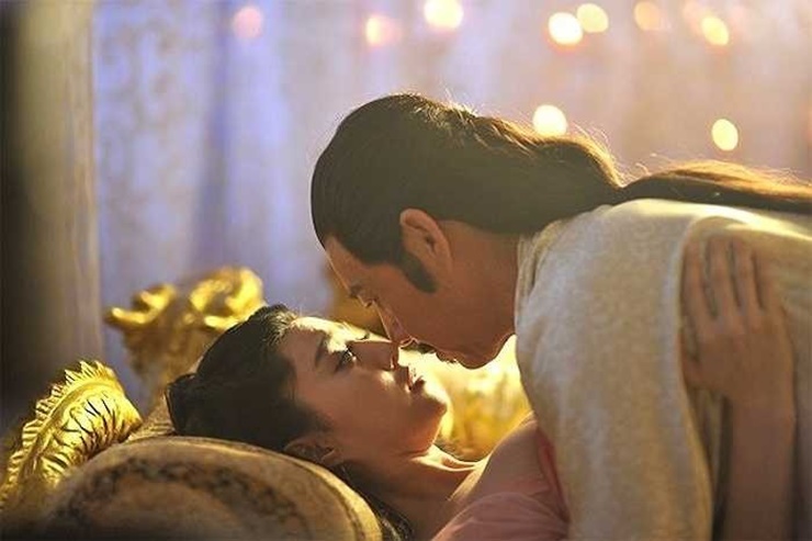 &#34;Nữ hoàng cảnh nóng&#34; xứ Trung không ngại &#34;tắm bồn&#34; cùng bạn diễn hơn 25 tuổi - 7